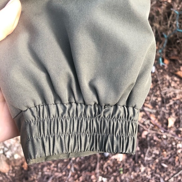 L.L.Bean Ladies lined raincoat - Picture 6 of 10